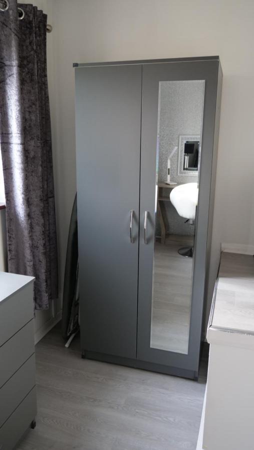 Milton Keynes Luxury Short Stay House With Wifi And Free Parking Wolverton  Exterior foto