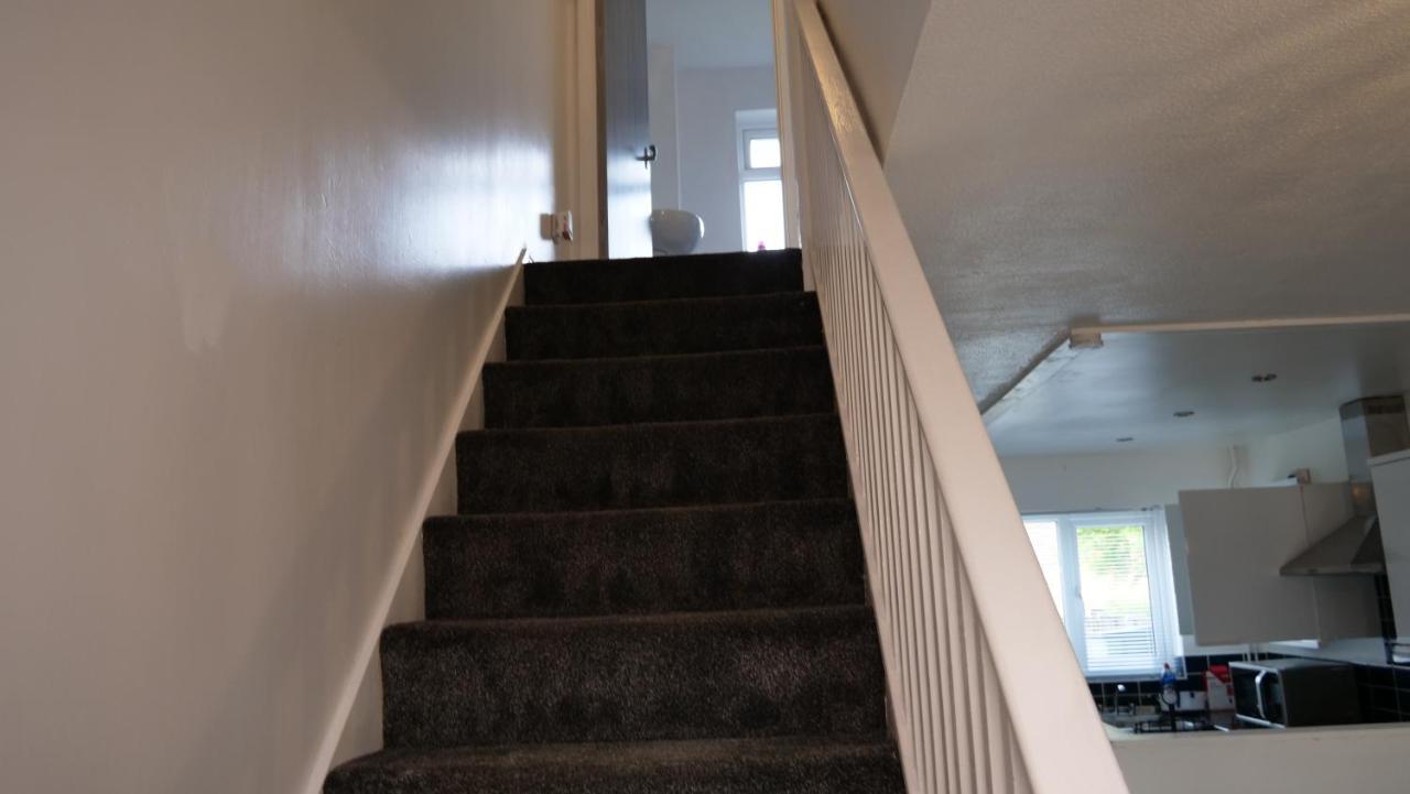 Milton Keynes Luxury Short Stay House With Wifi And Free Parking Wolverton  Exterior foto